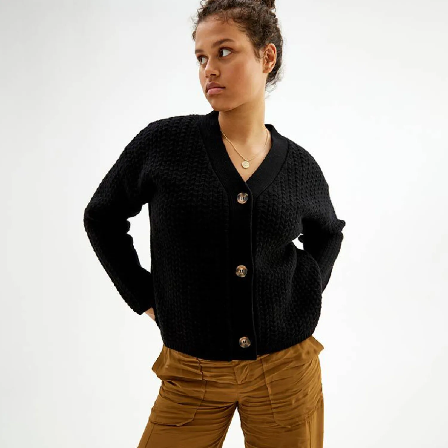 cardigan_med_struktur_4-1.webp Best Sale Cardigan Med Struktur Dame Kapsel