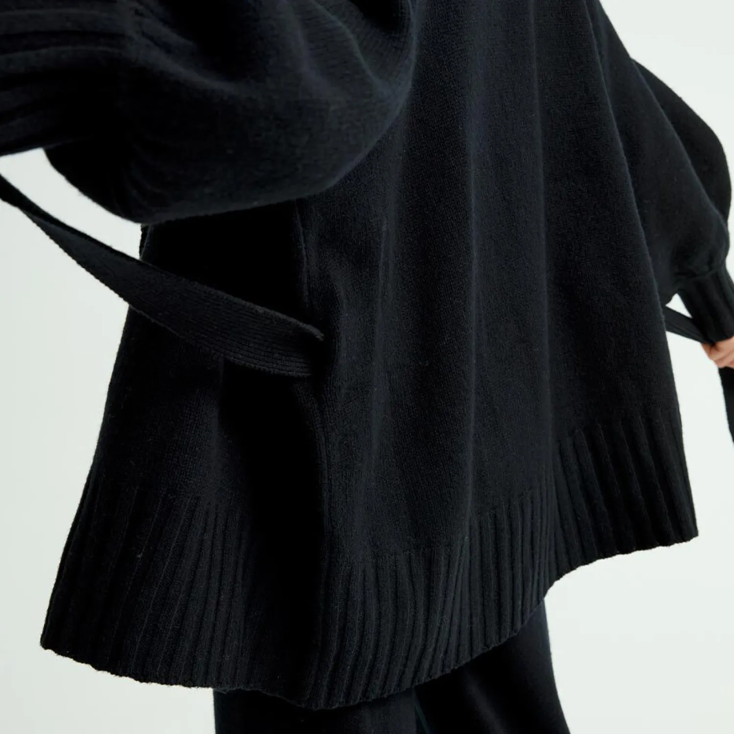 oversized_cardigan_merino_3.webp Store Oversized Cardigan Merinoull Dame Kapsel