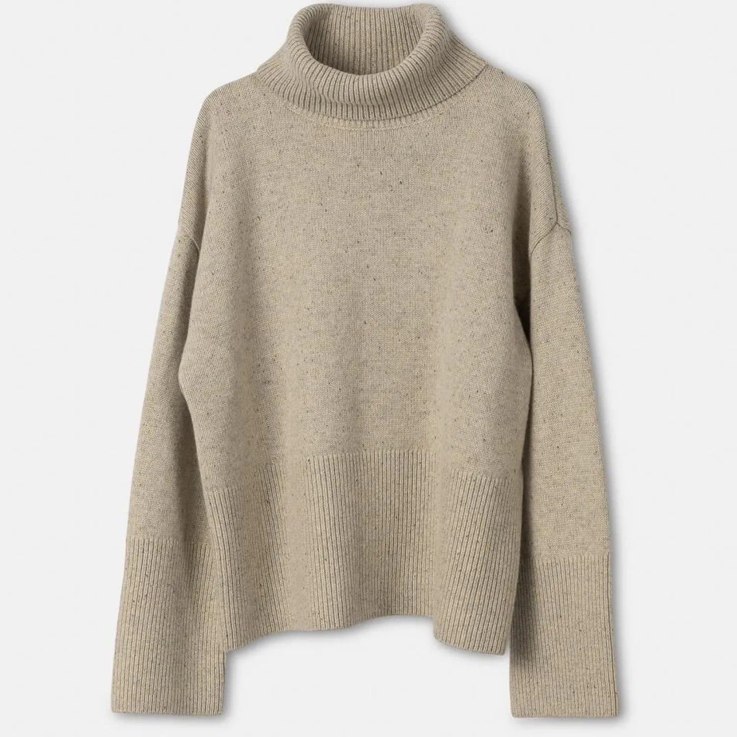 oversized_hoyhalset_strik_6-2.webp Best Oversized Hoyhalset Strikkegenser Dame Kapsel